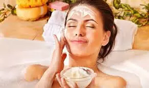 Skin Care: जानिए निखरी त्वचा को निखारने के लिए कैसे लगाएं मलाई