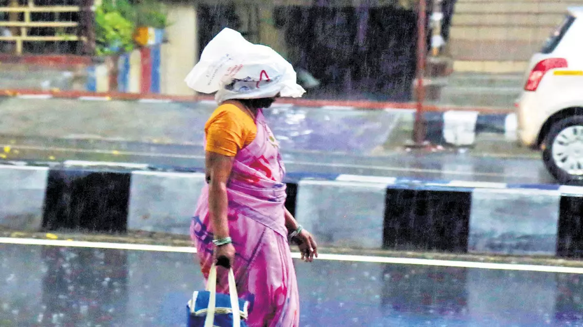 Andhra Pradesh: आईएमडी ने आंध्र के तटीय जिलों में भारी बारिश की भविष्यवाणी