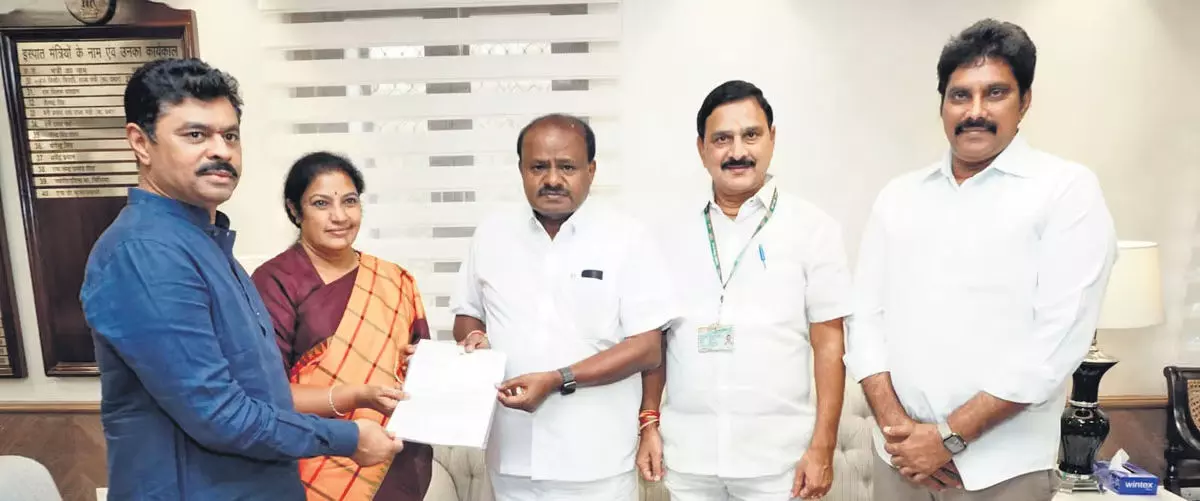 Andhra Pradesh: विजाग स्टील प्लांट के पुनरुद्धार के लिए भाजपा प्रतिनिधिमंडल ने उद्योग मंत्री से मुलाकात