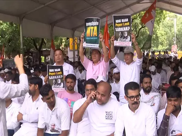 Indian Youth Congress ने कथित NEET घोटाले का विरोध किया