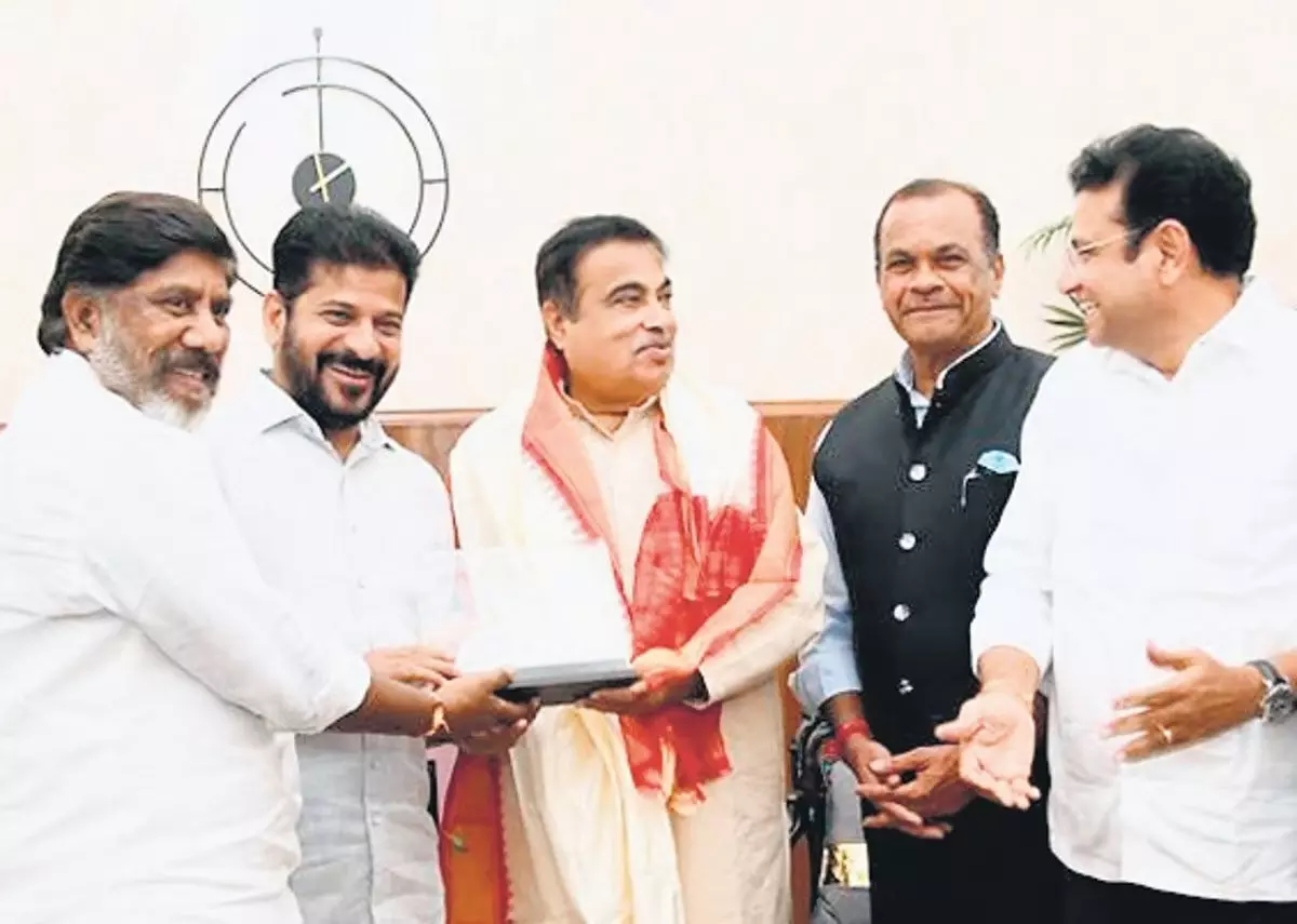 Telangana: सीएम रेवंत ने आरआरआर दक्षिणी खंड को राष्ट्रीय राजमार्ग का दर्जा देने की मांग