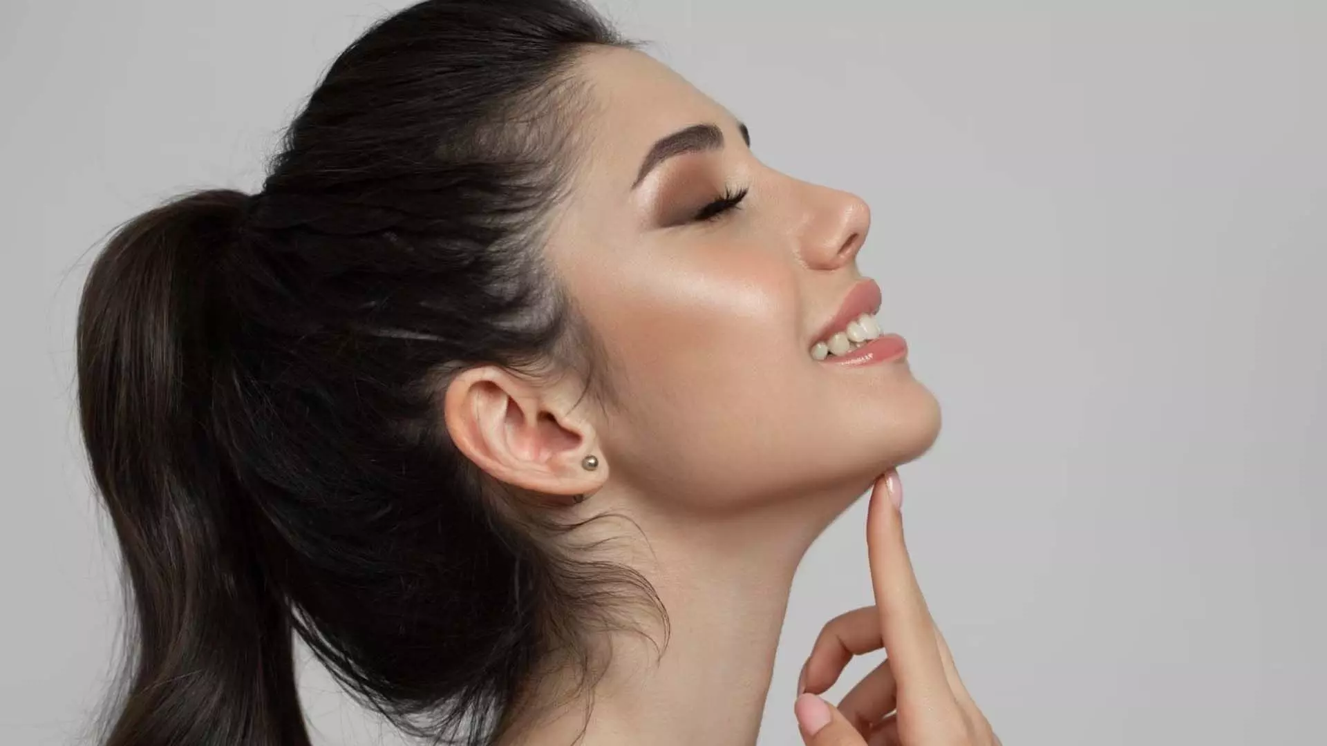 Double chin: डबल चिन करती हैं आपके आकर्षक लुक को बर्बाद दूर करें चहरे के नीचे लटकी चर्बी
