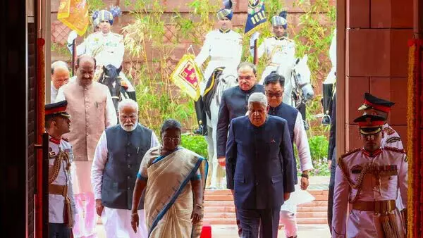 business : बजट में प्रमुख सुधारों और विकासशील भारत के लिए रोडमैप का अनावरण होगा कहा राष्ट्रपति मुर्मू ने
