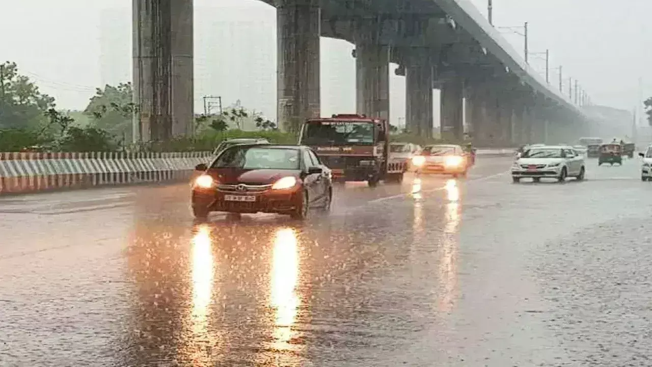 NCR News: दिल्ली एनसीआर में बारिश ने लोगो को दी गर्मी से बड़ी राहत