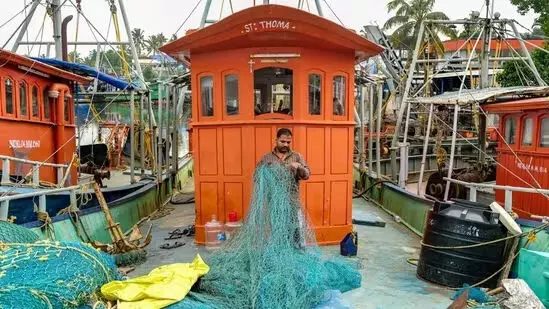 World: नाविक की मौत के मामले में 10 गिरफ्तार भारतीय मछुआरों पर आरोप लगाया जाएगा