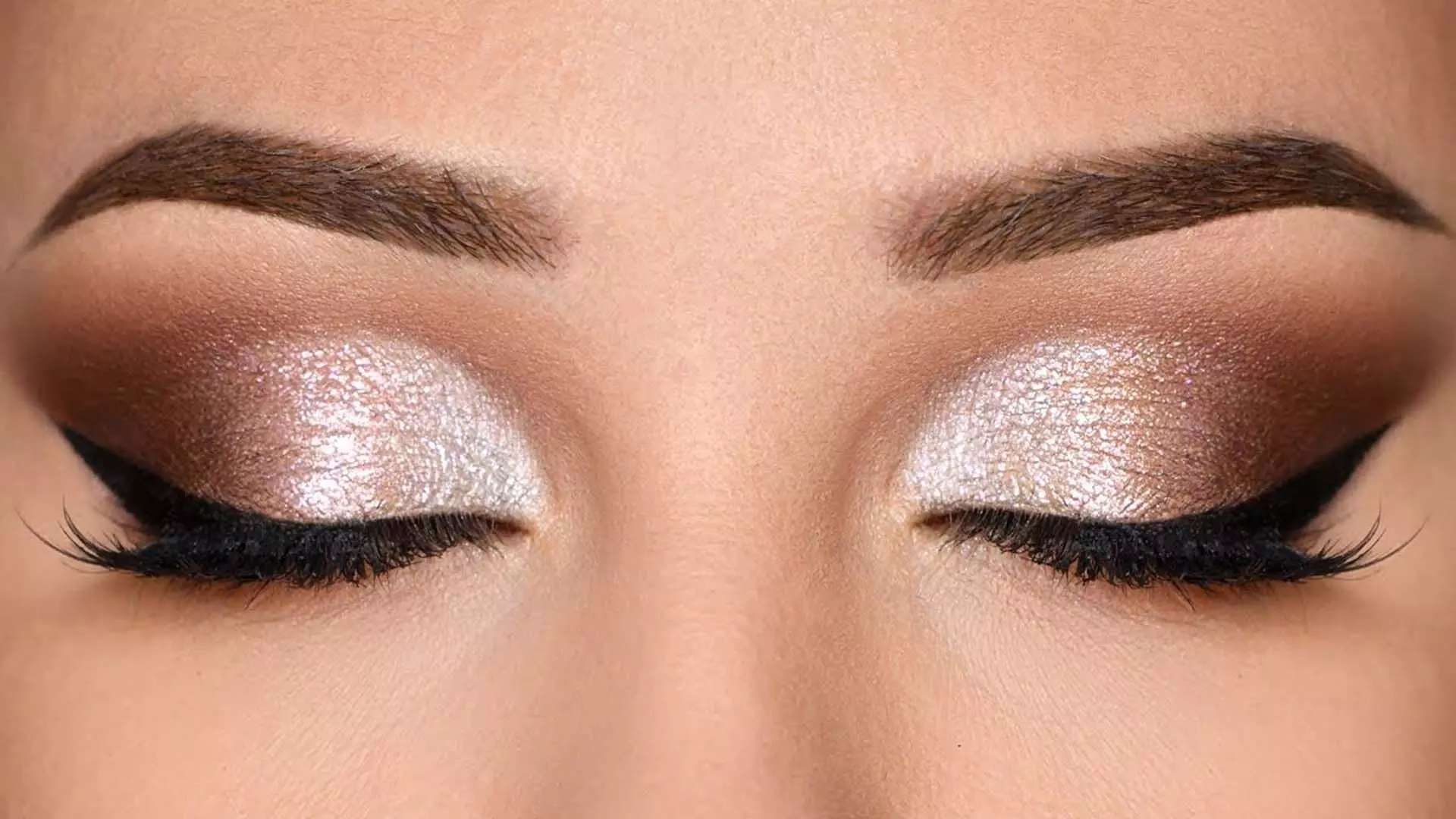 Eye Makeup: आई मेकअप इन बातों का ध्यान लंबे समय तक टिका रहेगा आपका मेकअप