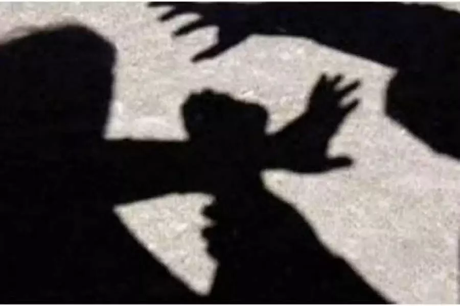 Meghalaya में एक अकेली मां को उसके रिश्तेदारों ने प्रेम संबंध के चलते सार्वजनिक रूप से पीटा, 6 गिरफ्तार