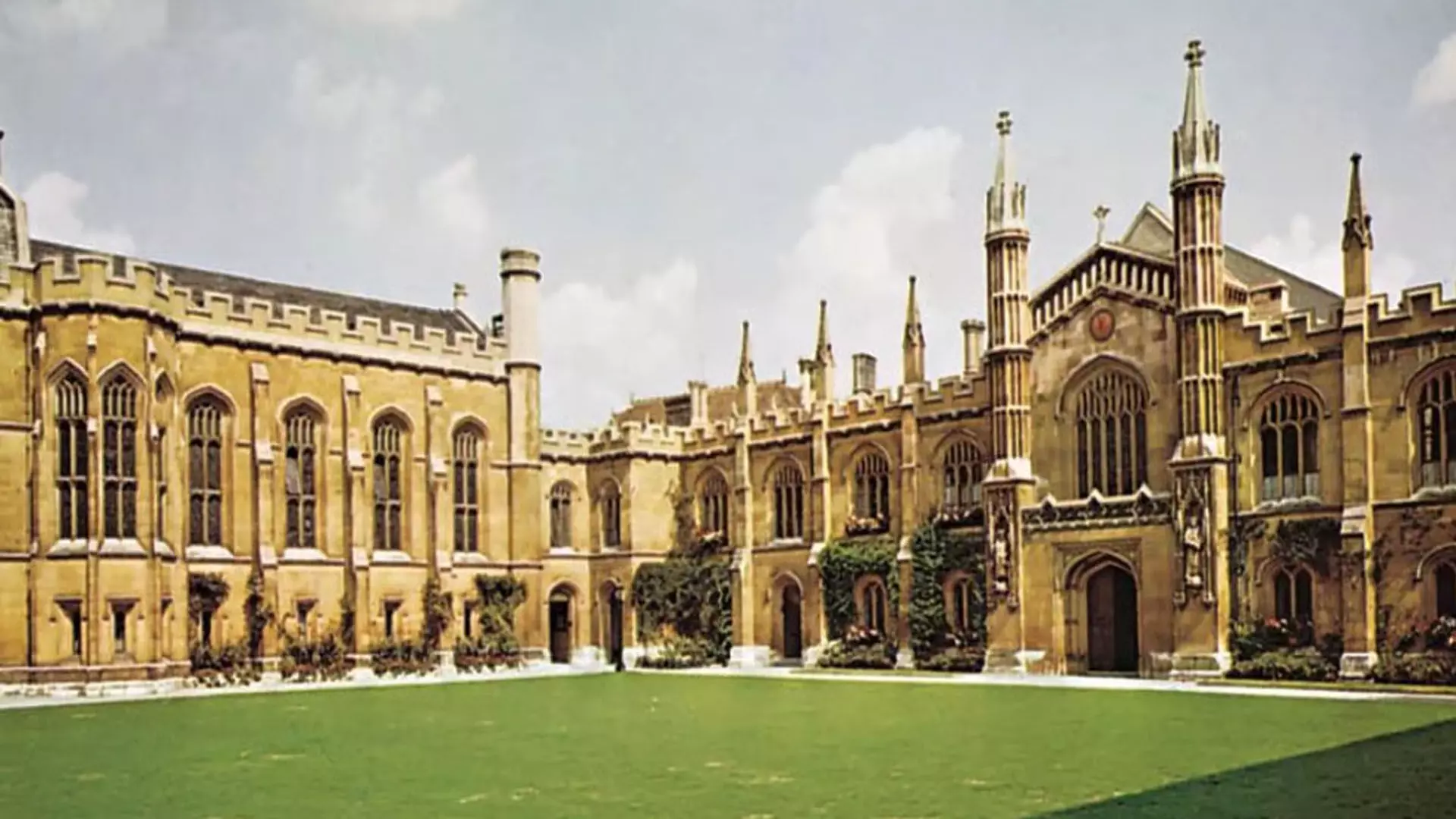 UK के कैम्ब्रिज और डॉन बॉस्को विश्वविद्यालय ने अंग्रेजी संचार उत्कृष्टता के लिए साझेदारी की