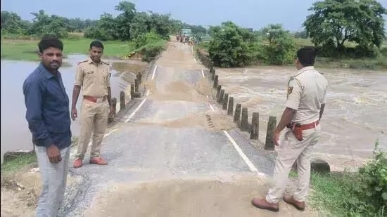 Kishanganj: बिहार में एक और पुल ढहा, इस बार किशनगंज में
