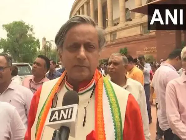 Shashi Tharoor ने राष्ट्रपति के अभिभाषण की आलोचना करते हुए कही ये बात