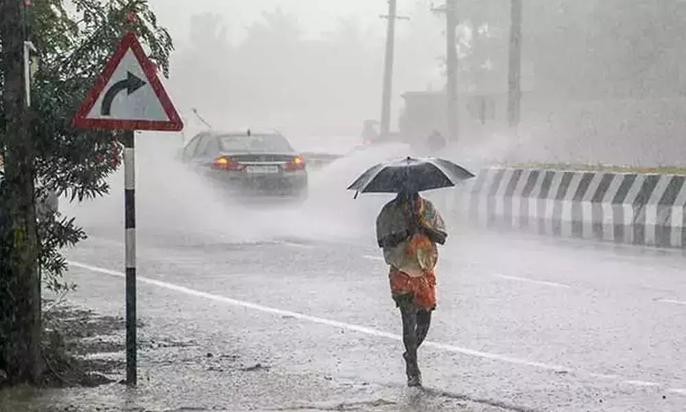 Telangana: तेलंगाना में आज और कल भारी बारिश की आशंका, आईएमडी ने जारी किया अलर्ट