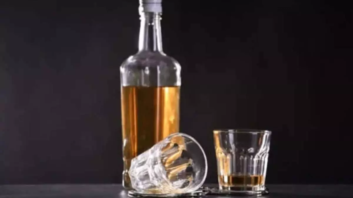 liquor in Odisha : ओडिशा में शराब प्रतिबंध पर ? विचार कर रही सरकार