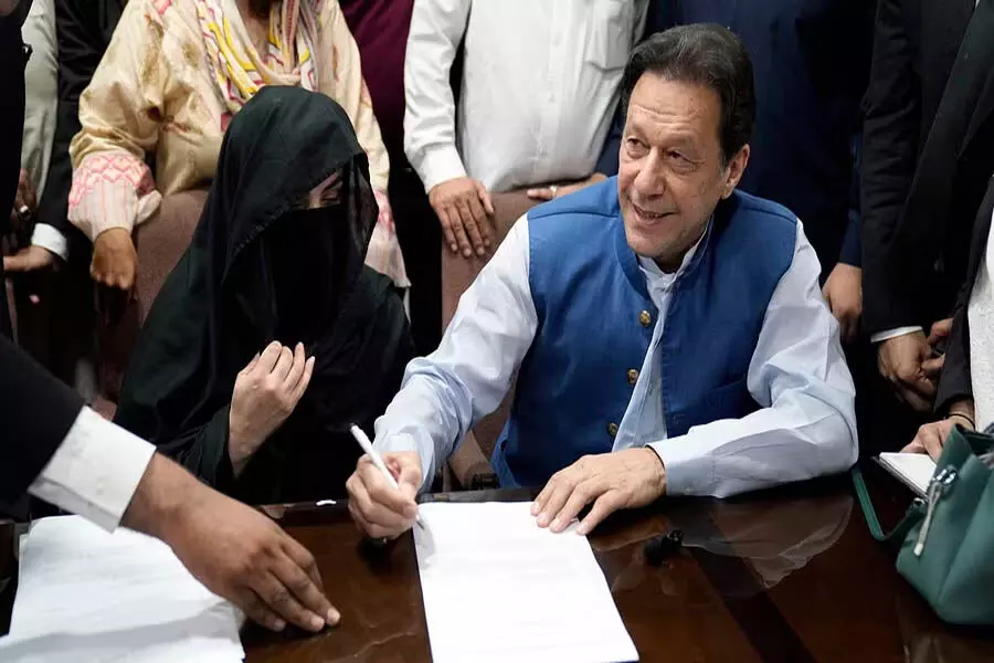 Pakistan की एक अदालत ने अवैध विवाह मामले में सजा निलंबित करने की इमरान खान और उनकी पत्नी की अपील खारिज कर दी