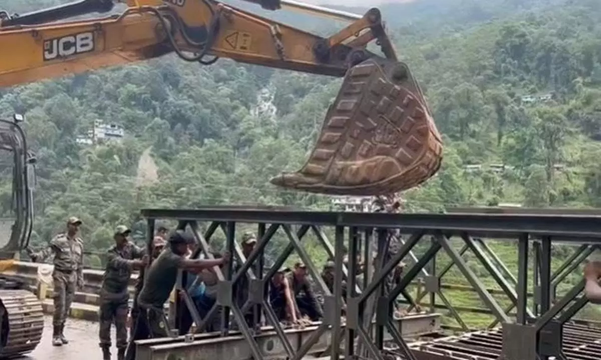 Gangtok: सेना ने बाढ़ प्रभावित सिक्किम में 3 दिन में बनाया 70 फीट ऊंचा बेली ब्रिज