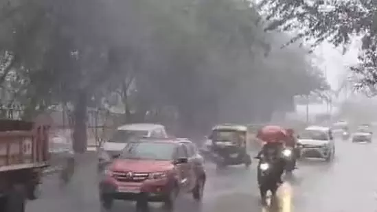 Delhi Weather: दिल्ली-एनसीआर के कुछ हिस्सों में भारी बारिश