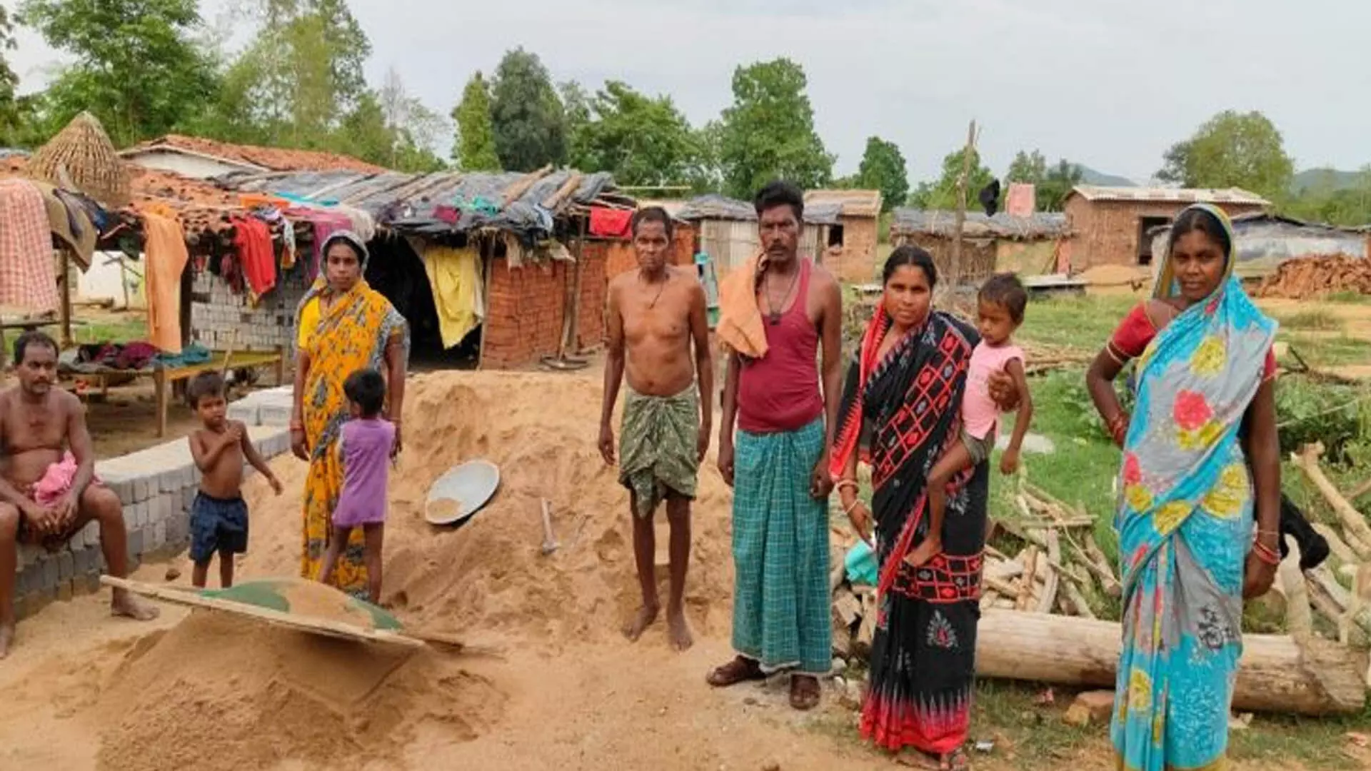 Odisha News : लोअर सुकटेल के विस्थापित अंधेरे में जी रहे