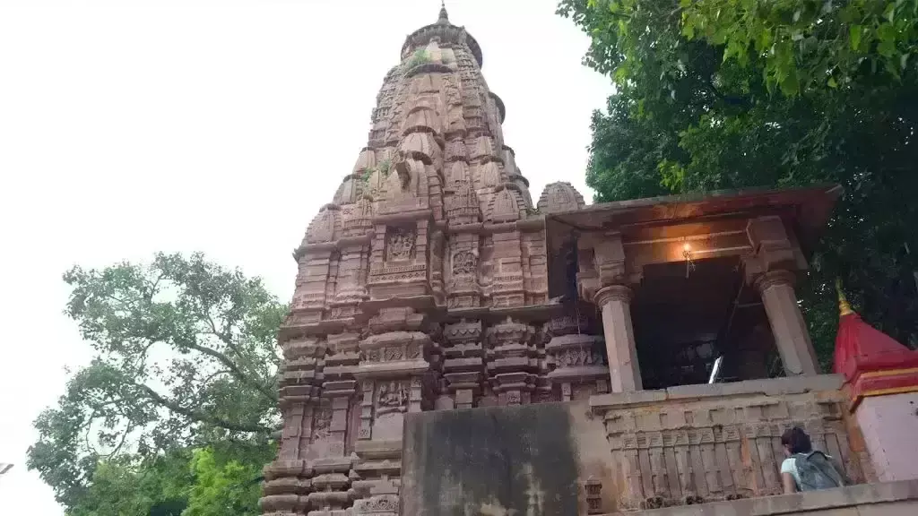 Dudheshwar Nath Temple : देवकुंड की दूधेश्वर नाथ महादेव मंदिर सावन में होती है भीड़