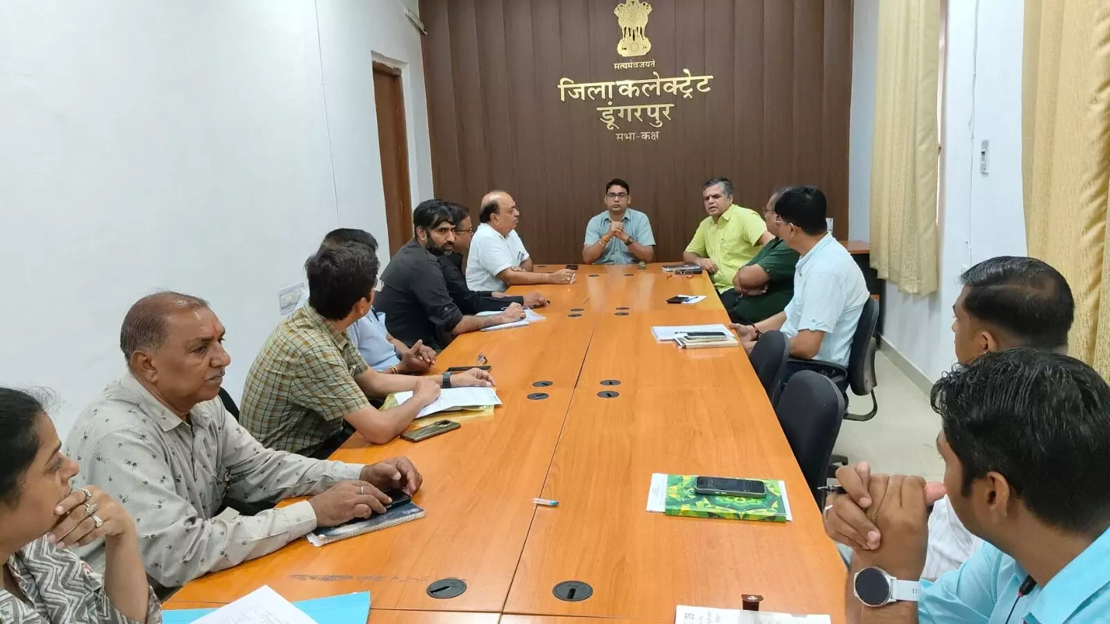 Dungarpur : मुख्यमंत्री रोजगार उत्सव कार्यक्रम 29 जून को जिला कलेक्टर सिंह ने ली बैठक