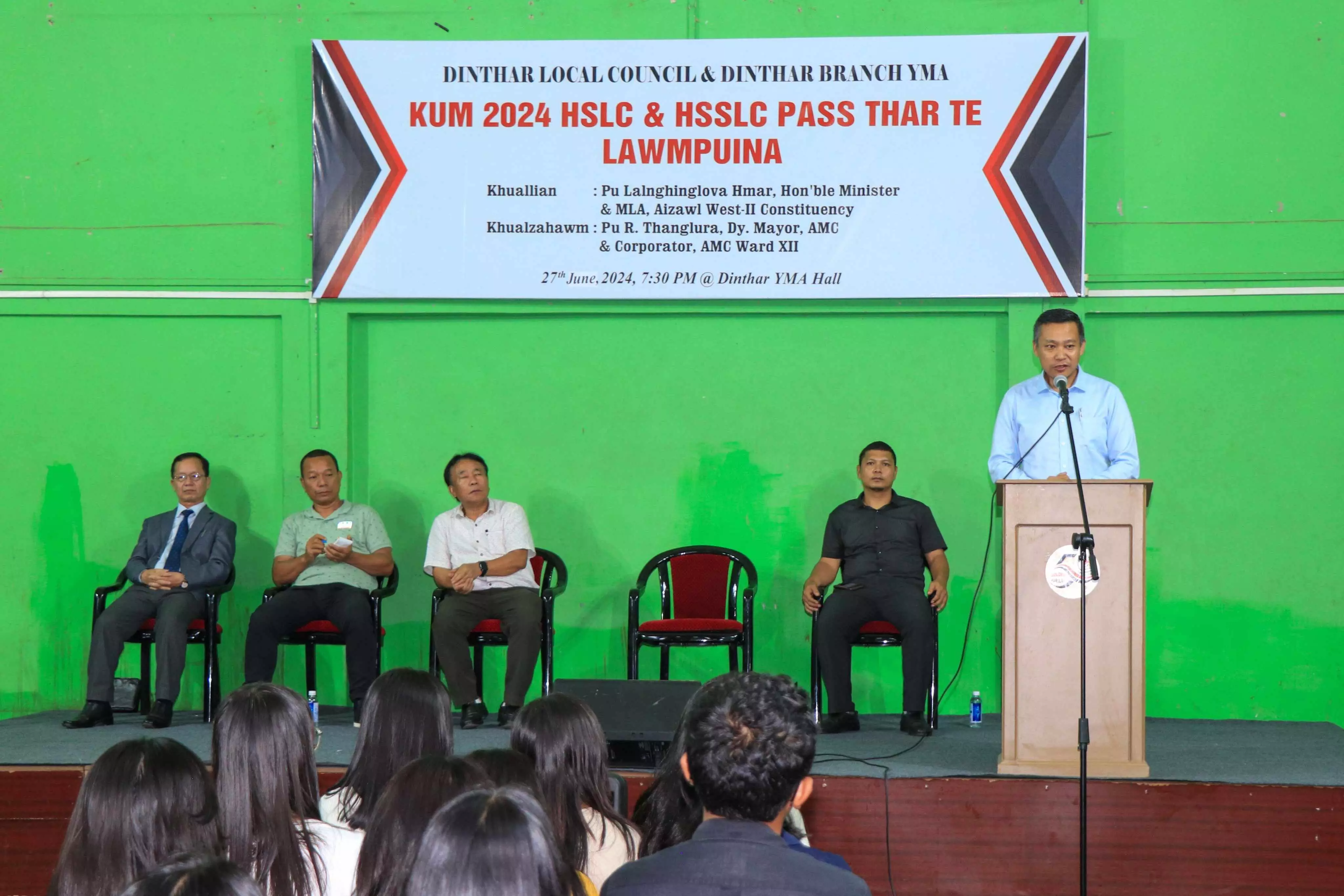 Mizoram News: खेल एवं युवा मामलों के मंत्री पु लालनघिंगलोवा हमार ने दिन्थर वेंग के छात्रों को बधाई दी