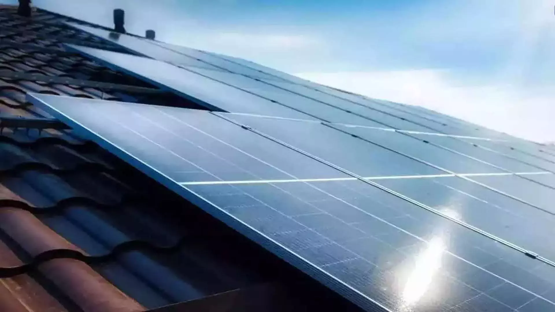 Solar energy का समर्थन करने में सब आगे, लेकिन कुछ ही ने लगाया पैनल