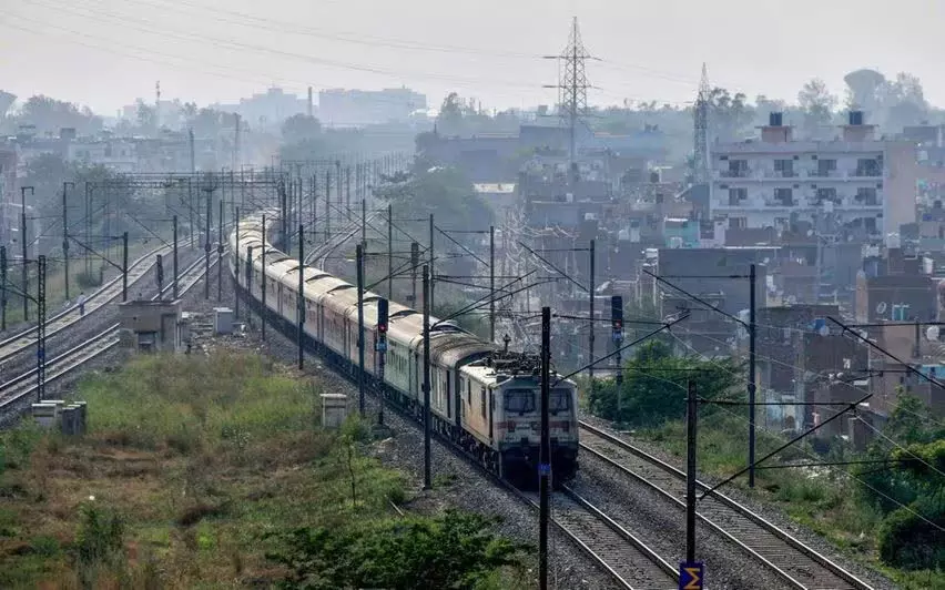 KERALA NEWS : यात्रा की भीड़ को कम करने के लिए चेन्नई-केरल विशेष ट्रेनों के 6 अतिरिक्त फेरे
