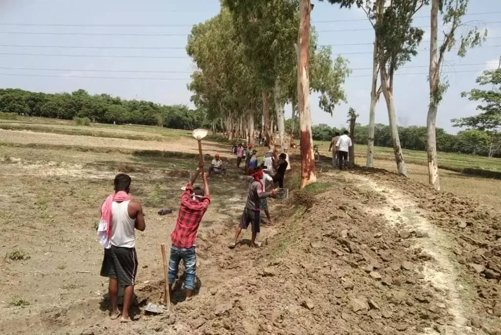 Patna: मजदूरों को निर्माण काम से जुड़े हुए योजनाओं का नही मिल रहा लाभ