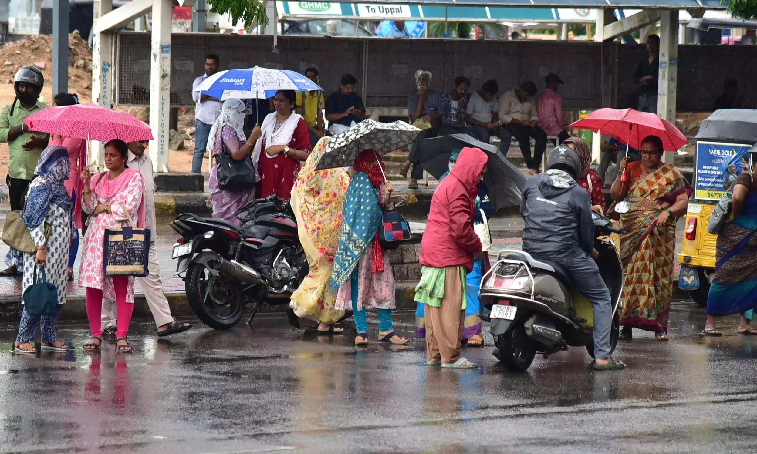 Telangana: भारी बारिश के कारण जलभराव, यातायात अव्यवस्था