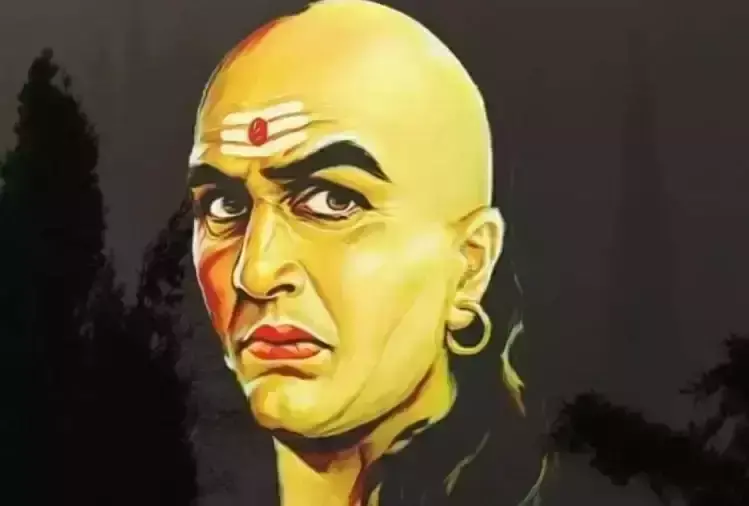 Chanakya Niti : चंचल स्वभाव वाली स्त्री व ऐसे लोगों से ज्यादा दोस्ती व दुश्मनी खतरनाक