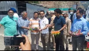 Jammu News: अमरनाथ यात्रियों का पहला जत्था कल से यात्रा शुरू करने के लिए घाटी पहुंचा