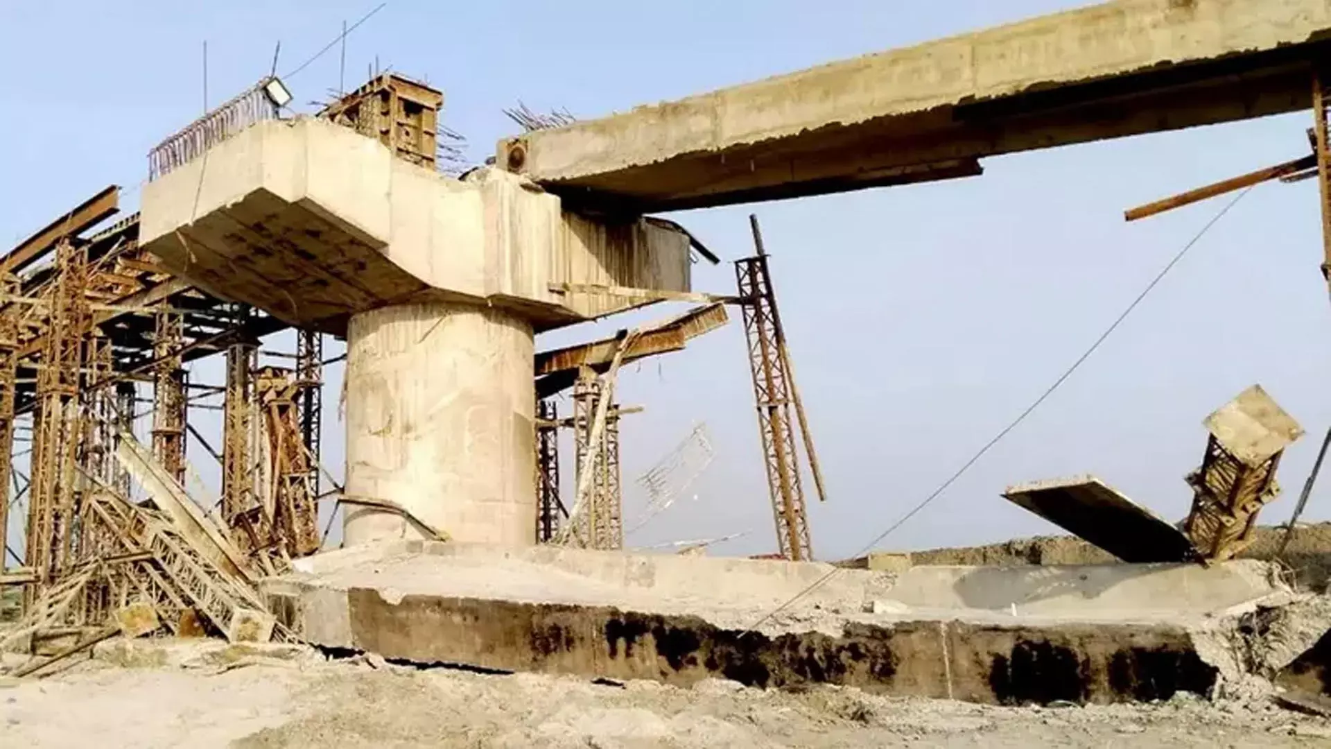Bihar: मधुबनी में निर्माणाधीन पुल गिरा, 2 सप्ताह में पांचवीं ऐसी घटना