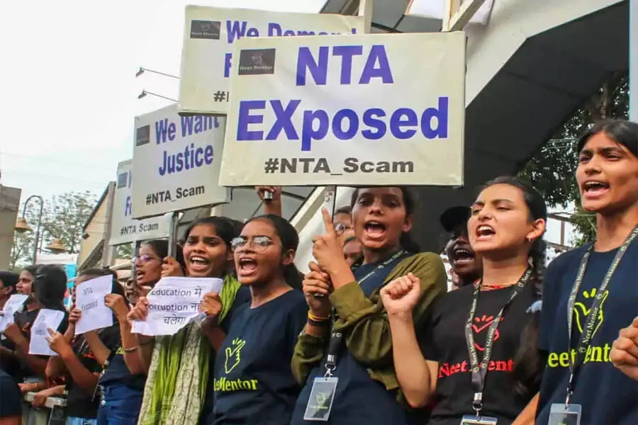 New Delhi: विपक्ष ने NEET मुद्दे पर संसद में बार-बार कार्यवाही स्थगित की