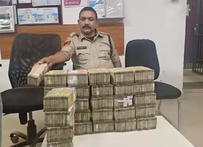 CG पुलिस ने महाठग शिव साहू से करोड़ों की संपत्ति की जब्त