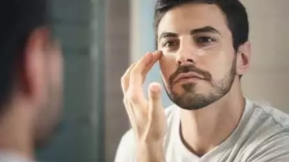 Makeup: पुरुषों को भी अपने मेकअप में शामिल करना चाहिए ये प्रोडक्ट
