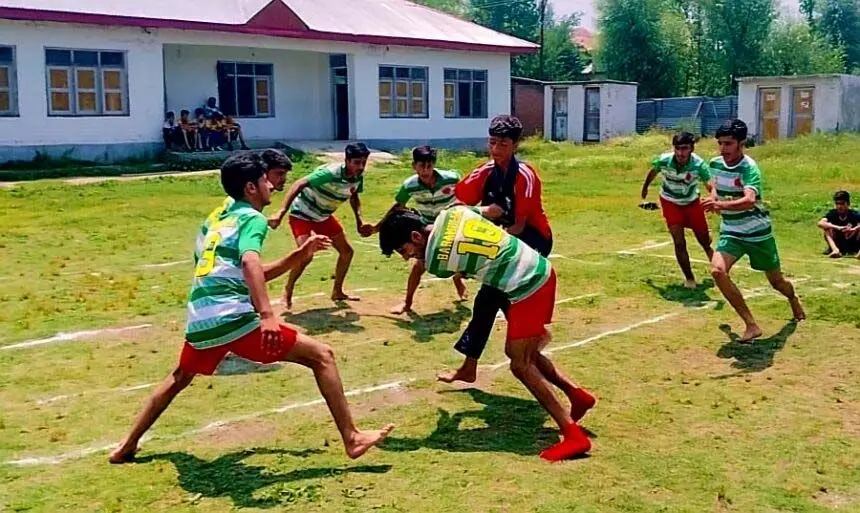 Inter-school sports: बारामूला में रोमांचक खेल प्रतियोगिताओं में युवा प्रतिभाएं
