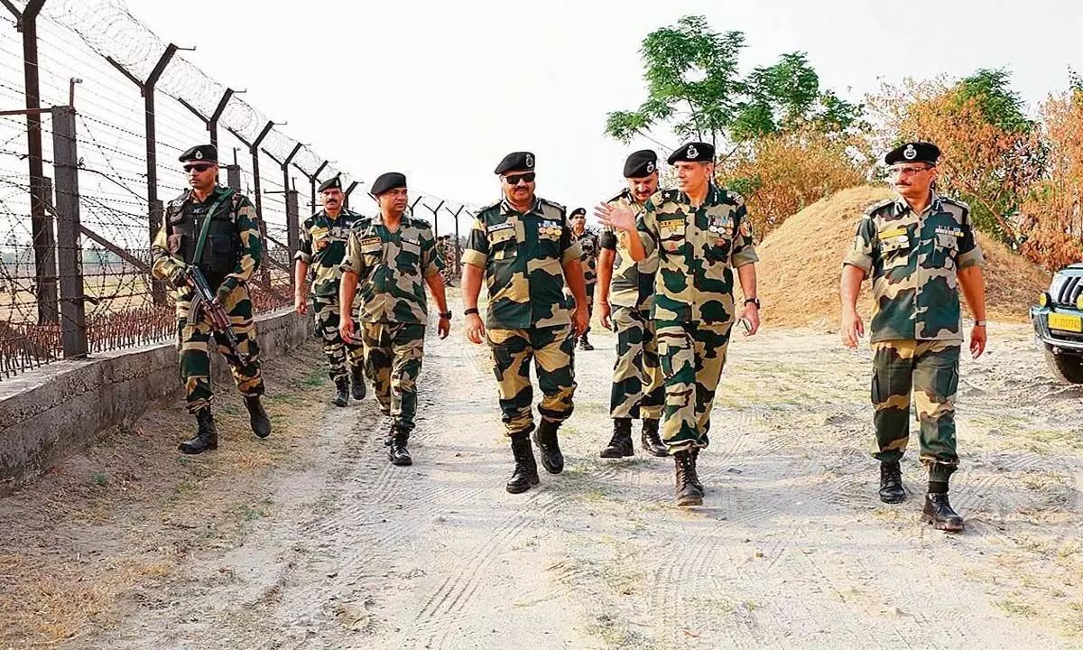 J & K NEWS: बीएसएफ प्रमुख ने जम्मू सीमा पर अंतरराष्ट्रीय सीमा पर सुरक्षा का आकलन किया