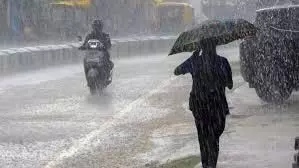 rainy season: यूपी के कई जिलों में भारी बारिश जानें पूरे देश का मौसम