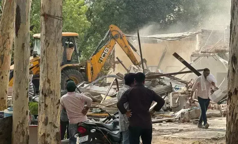 Gurugram: अवैध निर्माण मामले में नगरपरिषद ने 2 अवैध निर्माण तोड़े