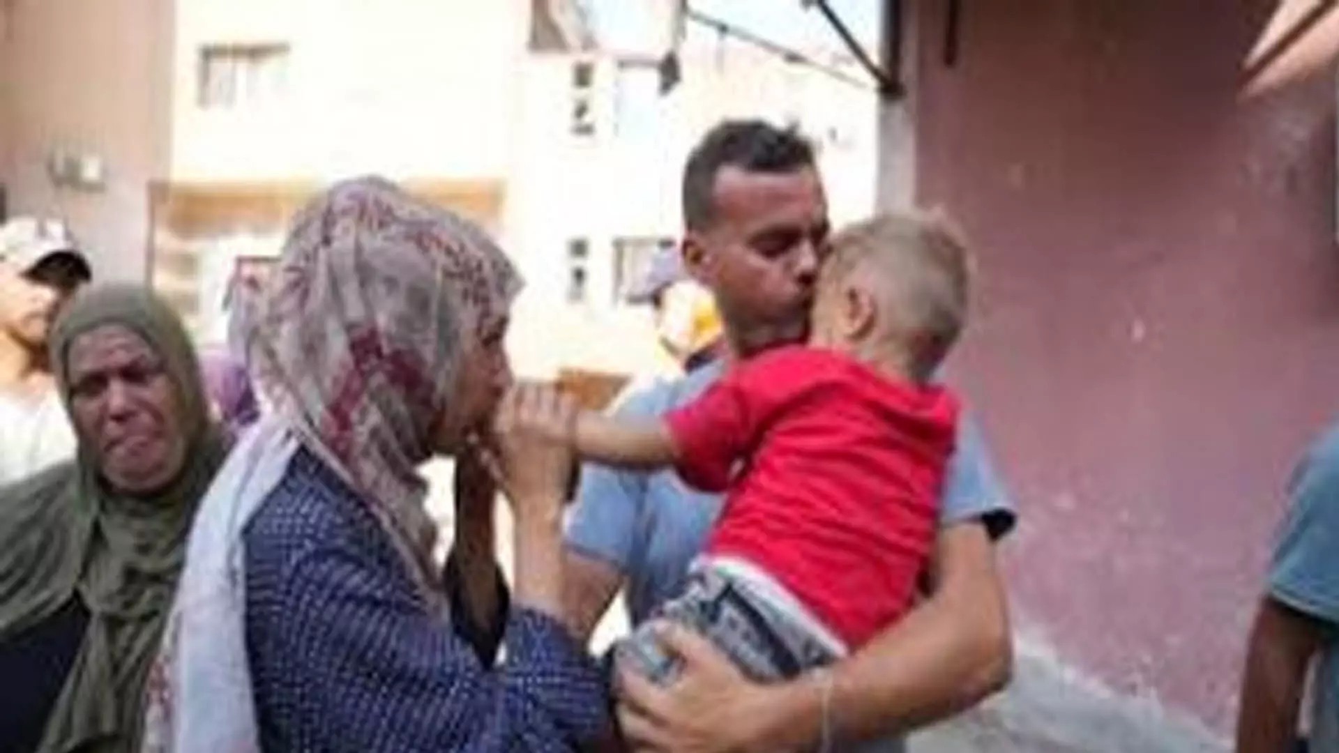 Tel Aviv: इजराइल ने 19 बीमार और घायल बच्चों को गाजा छोड़ने दिया