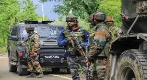 Jammu and Kashmir News: अतिक्रमण हटाने के लिए गई पुलिस पर गांववालों ने किया हमला