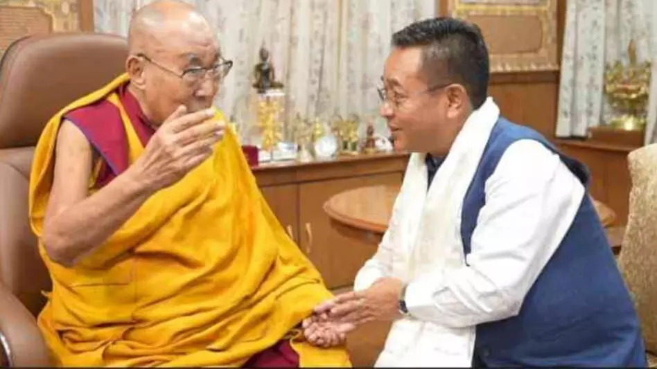 SIKKIM के मुख्यमंत्री ने घुटने की सर्जरी के बाद दलाई लामा के शीघ्र स्वस्थ होने की कामना की