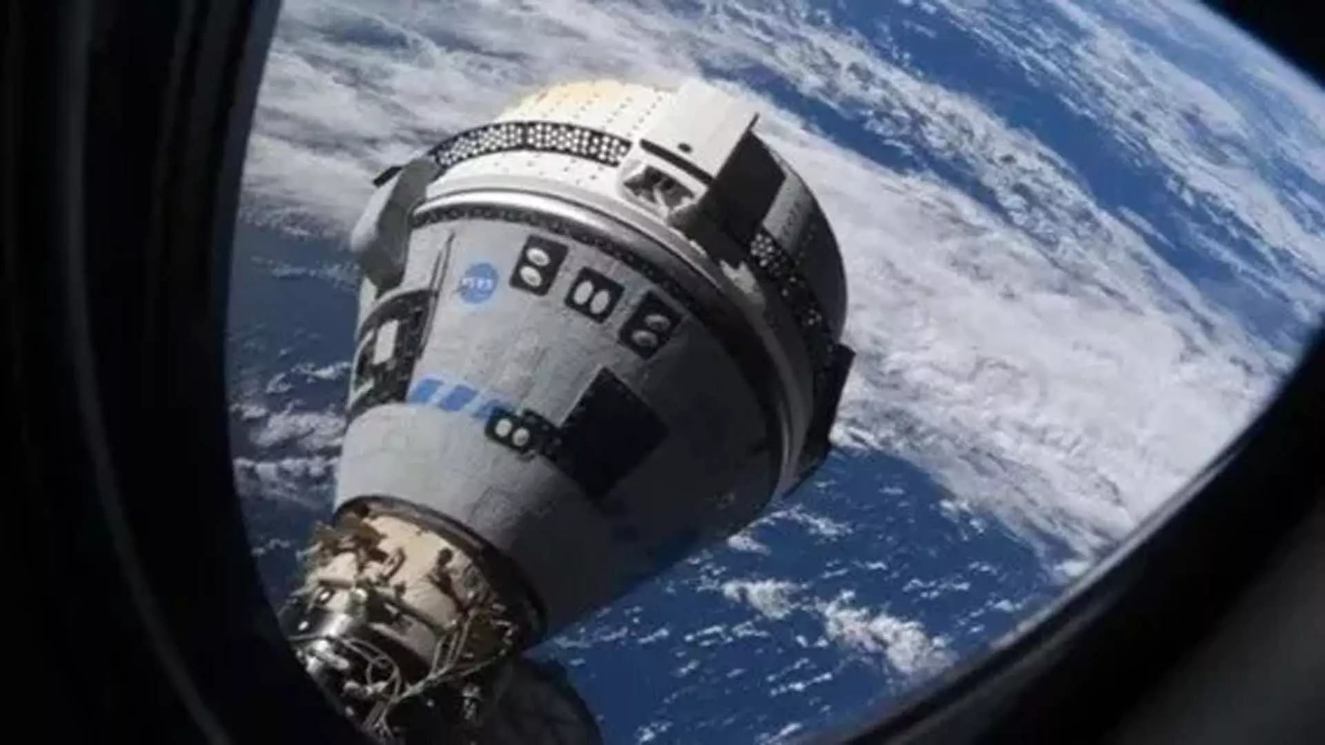 Science: टूटे हुए रूसी उपग्रह के कारण अंतरिक्ष यात्रियों को क्षतिग्रस्त स्टारलाइनर कैप्सूल में शरण लेनी पड़ी
