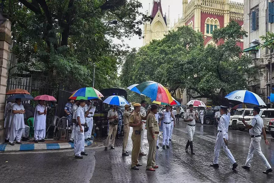 Kolkata के न्यू मार्केट में व्यापारियों और फेरीवालों के बीच झड़प