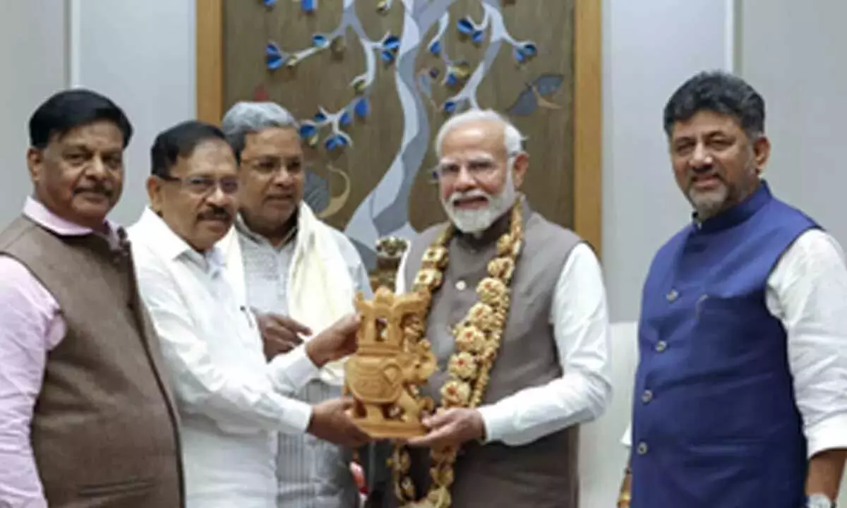 Karnataka: सिद्धारमैया ने PM मोदी से की मुलाकात , आगामी बजट में  विशेष ध्यान देने की मांग की