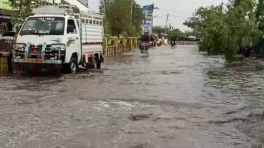 Gujarat : गुजरात में मेघराजा की तैनाती, सुबह 2 घंटे में 77 तालुका में बारिश