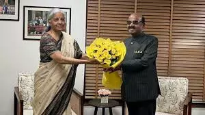 West Bengal News: राज्यपाल ने इमरजेंसी कैबिनेट बुलाने की CM ममता से की मांग