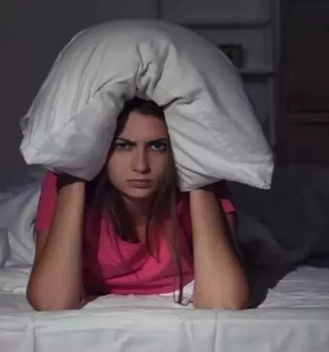 Life Style : डिप्रेशन जैसी समस्याओं की वजह बन सकती है नींद की कमी