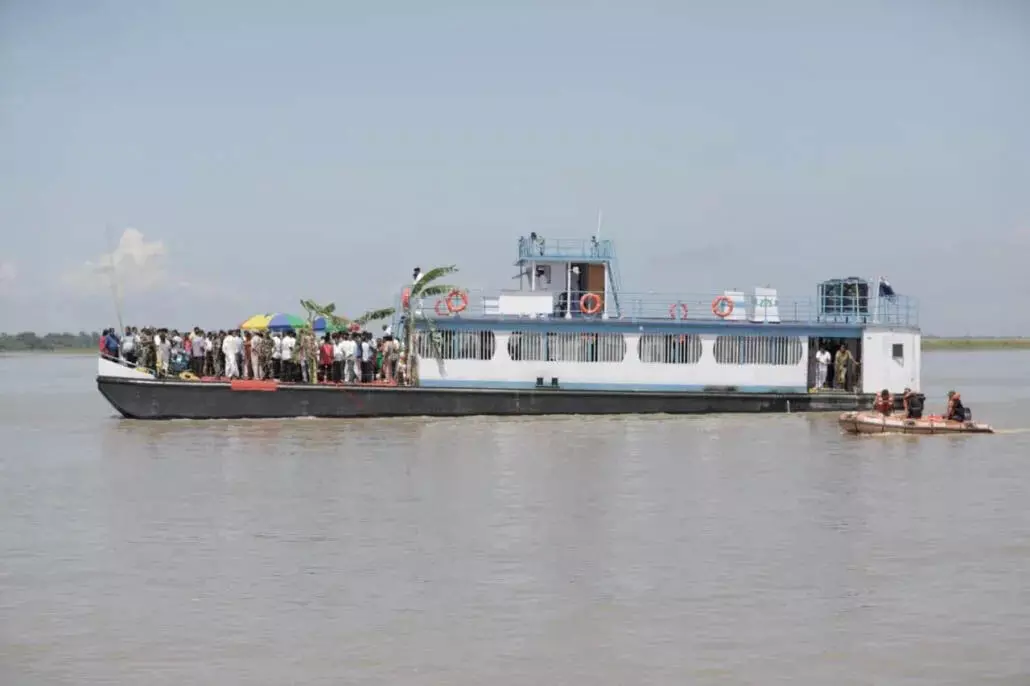 ASSAM  : जलस्तर बढ़ने के कारण जोरहाट-माजुली के बीच नौका सेवाएं स्थगित