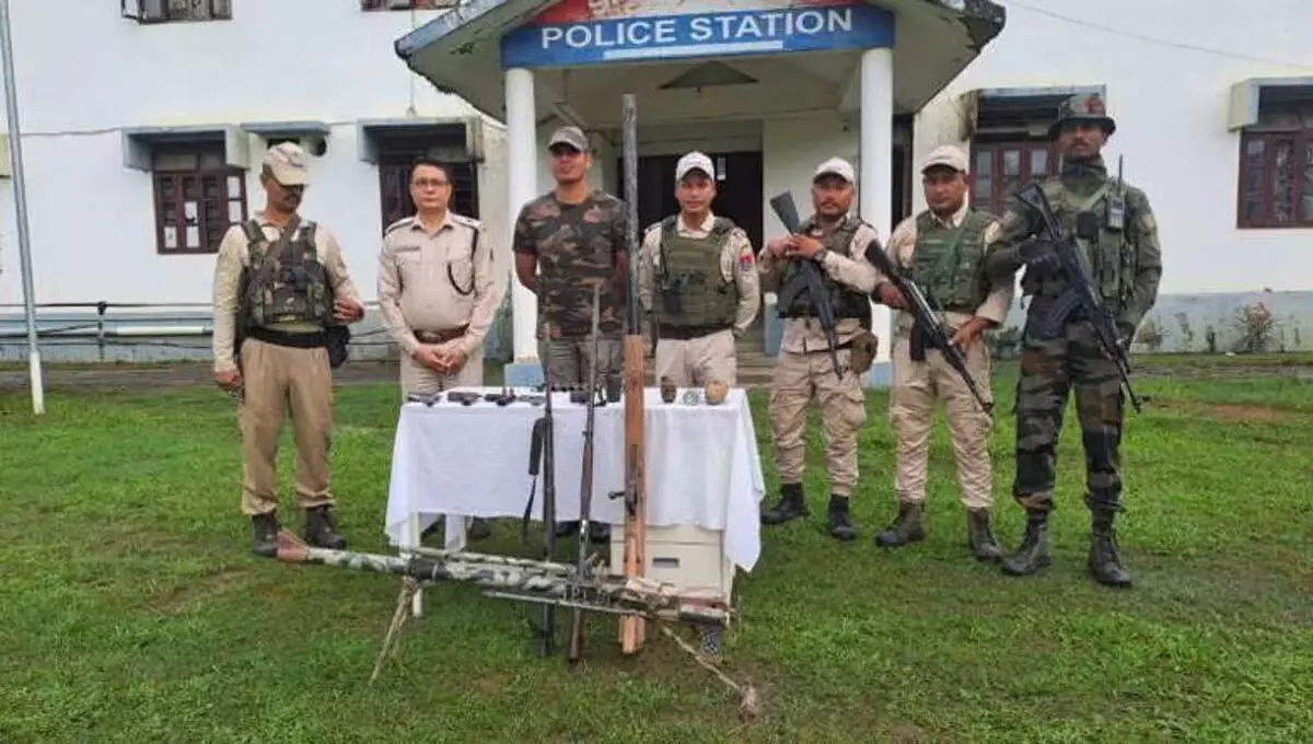 MANIPUR  सुरक्षा बलों ने मणिपुर में हथियार और गोला-बारूद जब्त