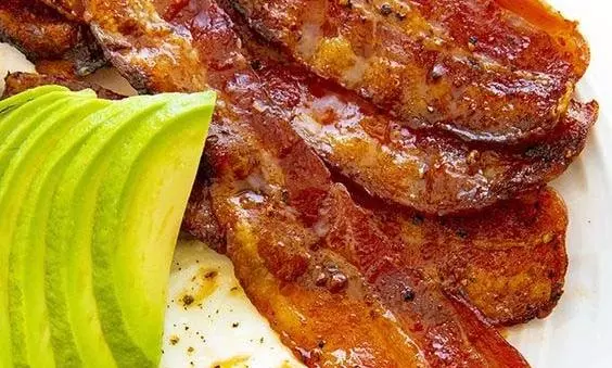 millionaires bacon: मसालेदार, मीठा आसानी से बनाये हेल्दी स्वादिष्ट बेकन रेसिपी
