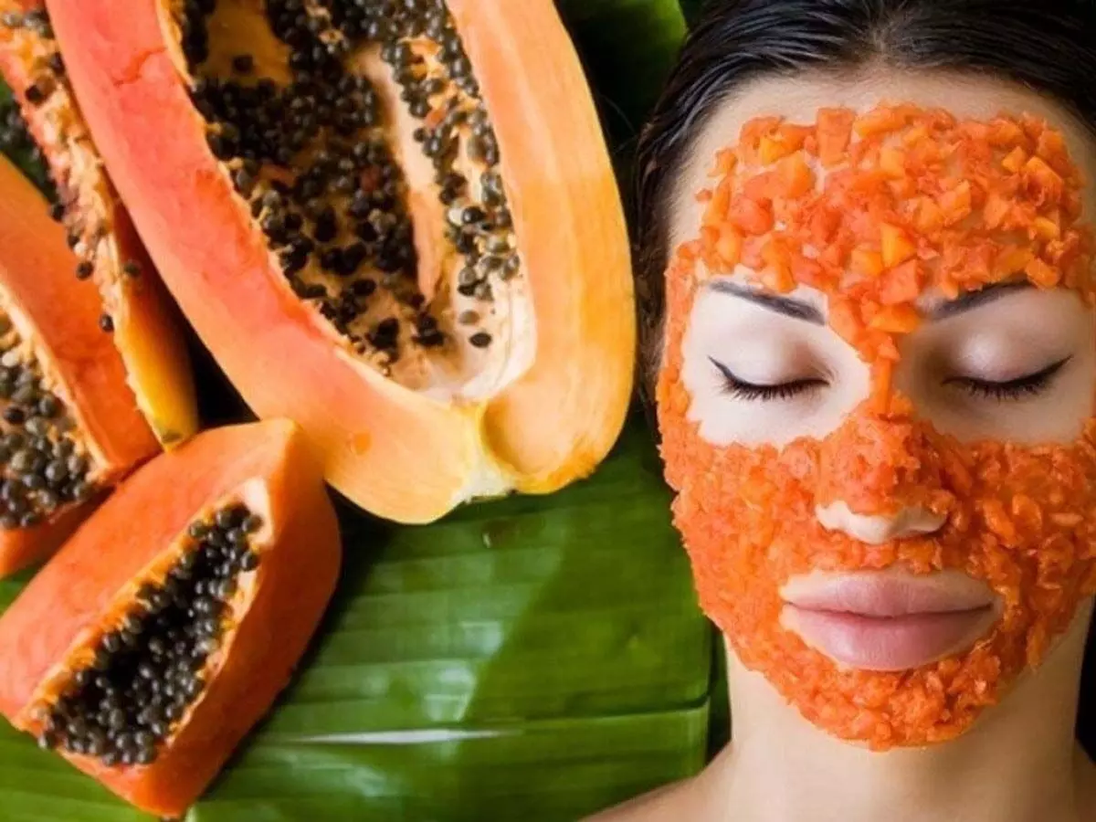 face pack: घर बैठे पाए निखरी त्वचा पपीते से बने फेस पैक की मदत से